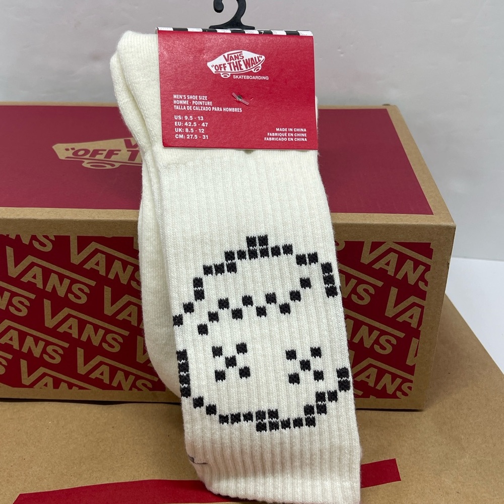 Vans Designer Logo Sport Skater Surfer Crew
Cut Socks
Clay Crew Socks (1 pair) - Picture 2 of 16